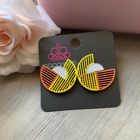 IT’S JUST AN EXPRESSION - YELLOW EARRINGS - Picture 2 of 2